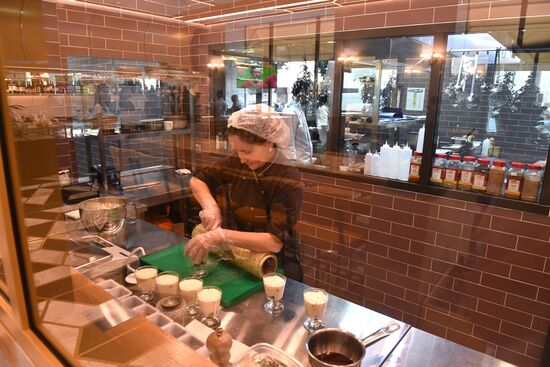 First Azbuka Vkusa cafes open in Moscow