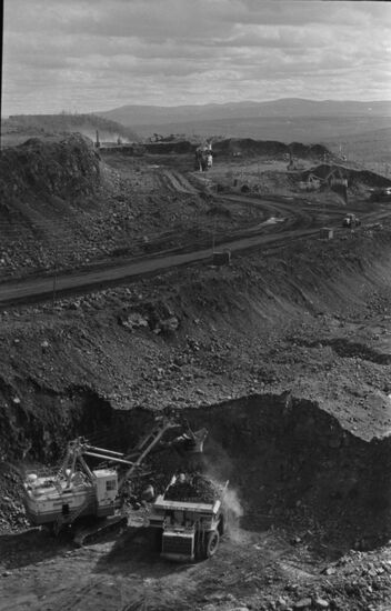Neryungra coal strip mine