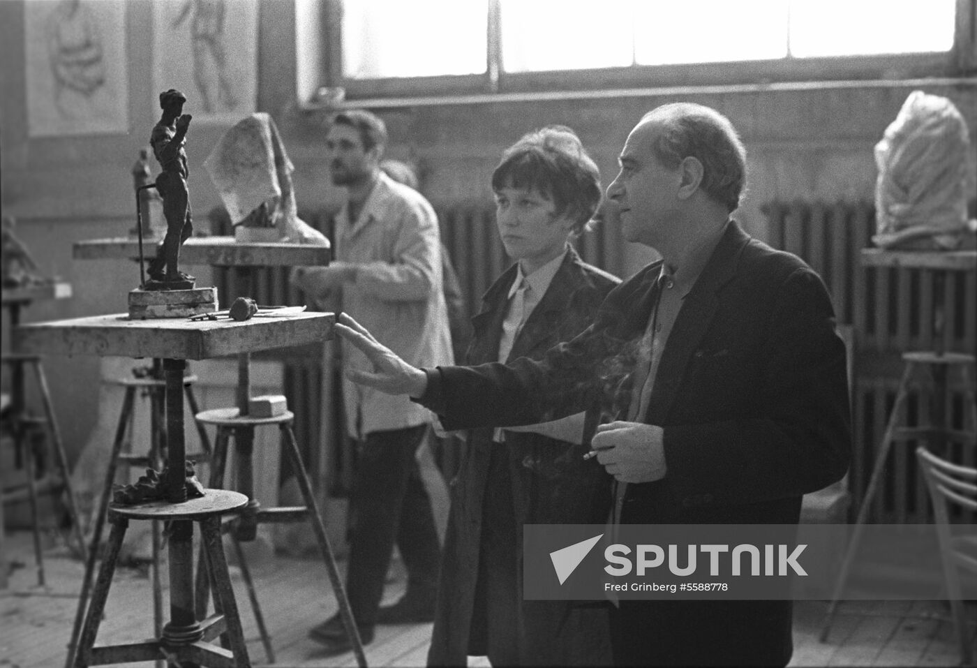 Soviet sculptor Mikhail Anikushkin