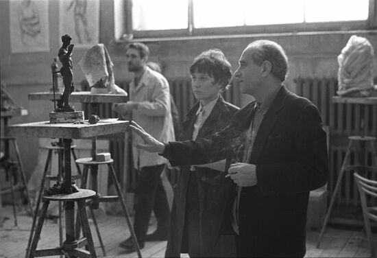 Soviet sculptor Mikhail Anikushkin