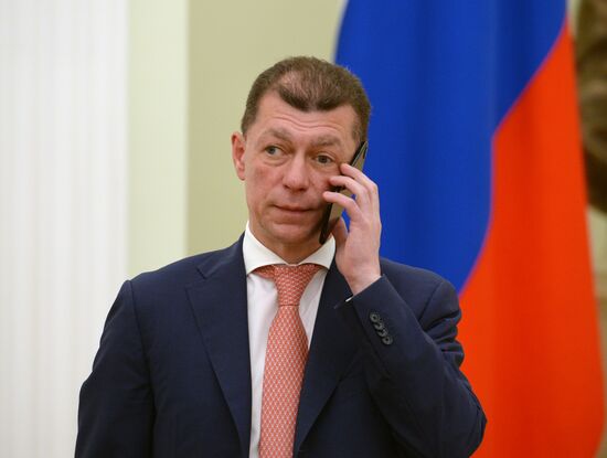 President Vladimir Putin meets with Palestinian President Mahmoud Abbas