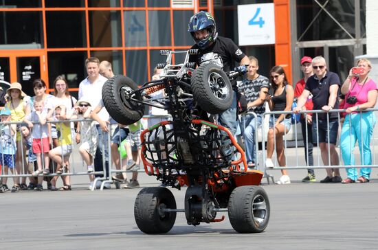 Moscow transport day