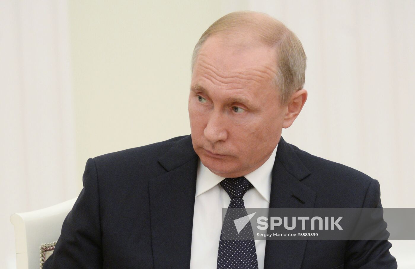 Putin meets with Dodon