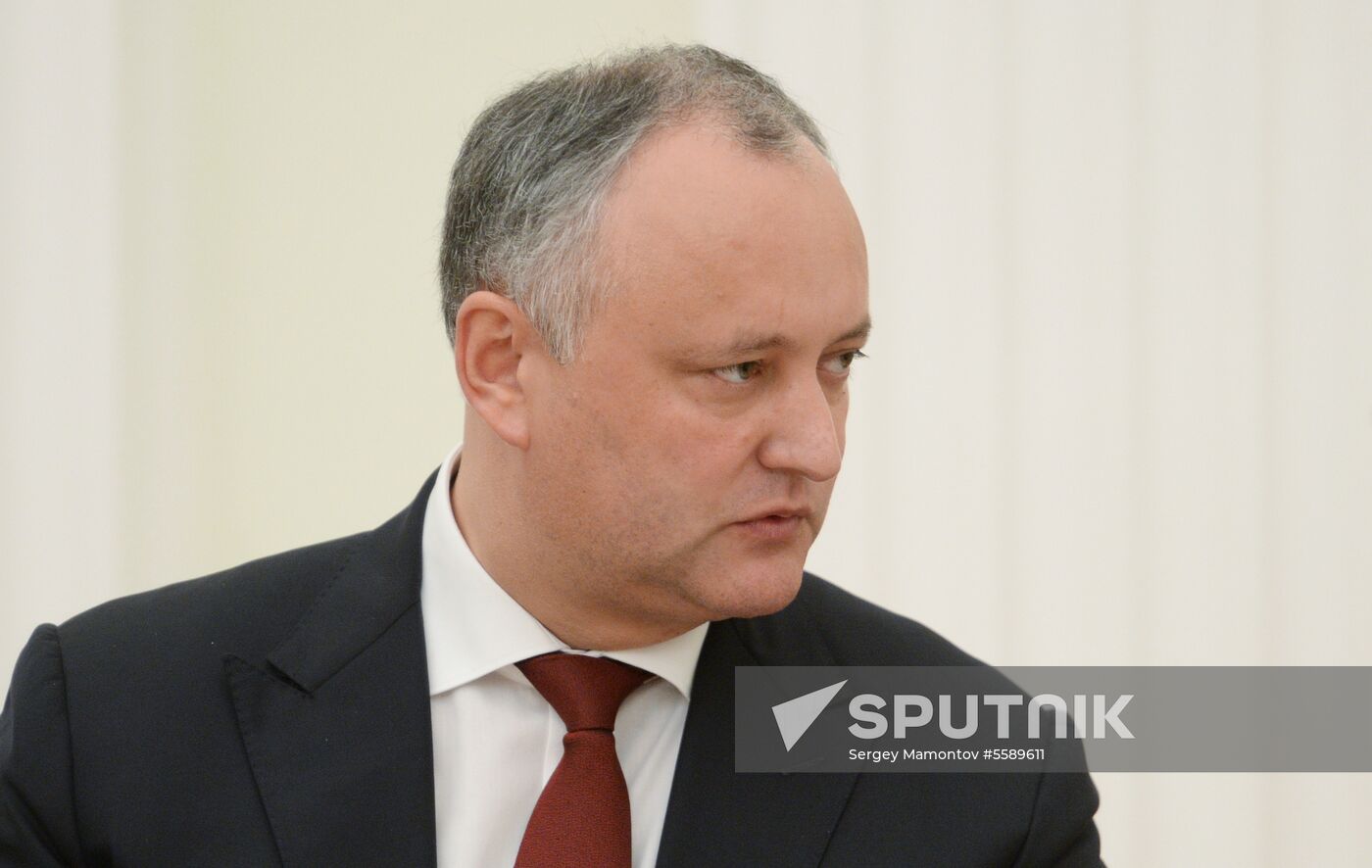 Putin meets with Dodon