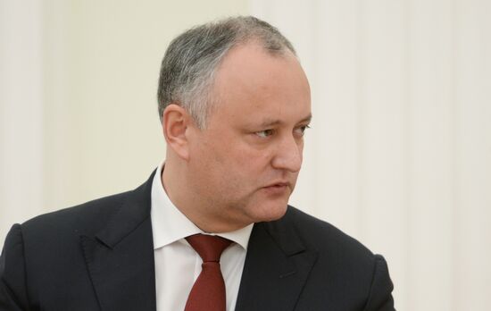 Putin meets with Dodon