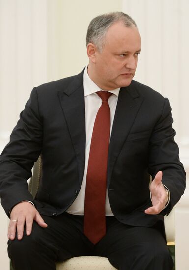 Putin meets with Dodon