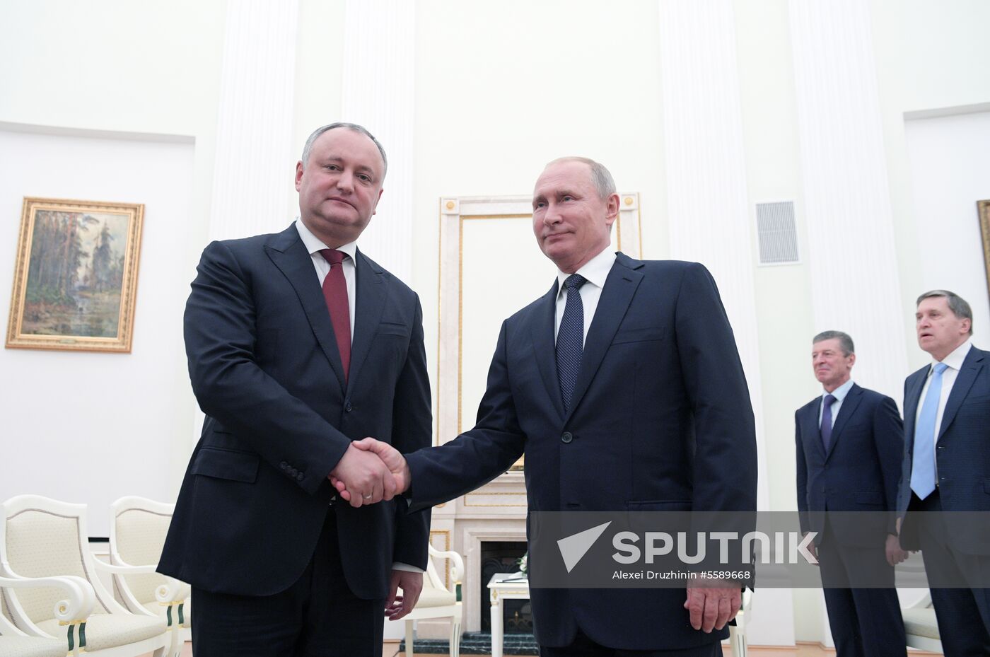 Putin meets with Dodon