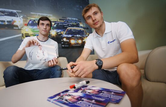 Racer Sirotkin visits Moscow Raceway track day