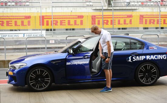 Racer Sirotkin visits Moscow Raceway track day
