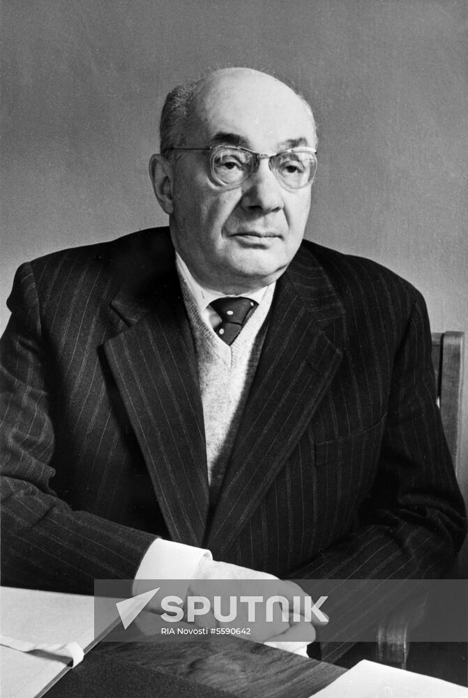 Ukrainian poet Nikolai Bazhan