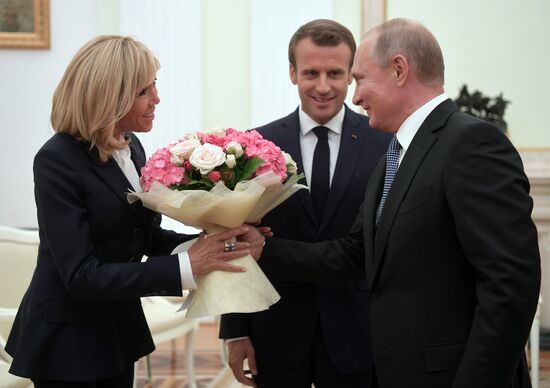 President Putin meets with French President Macron