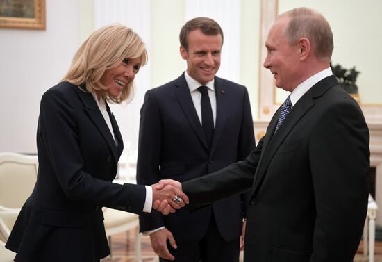 President Putin meets with French President Macron