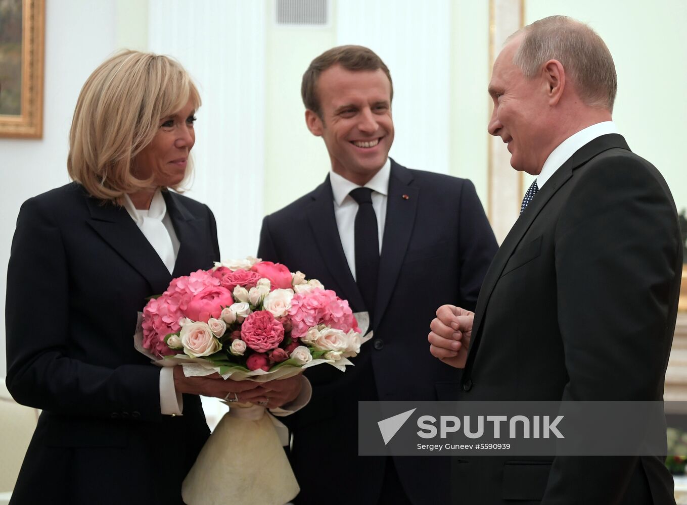 President Putin meets with French President Macron