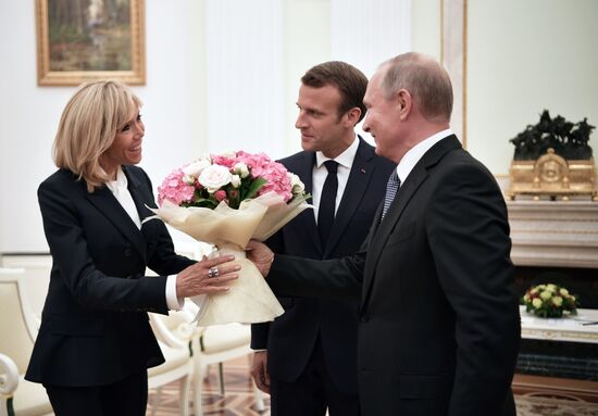 President Putin meets with French President Macron