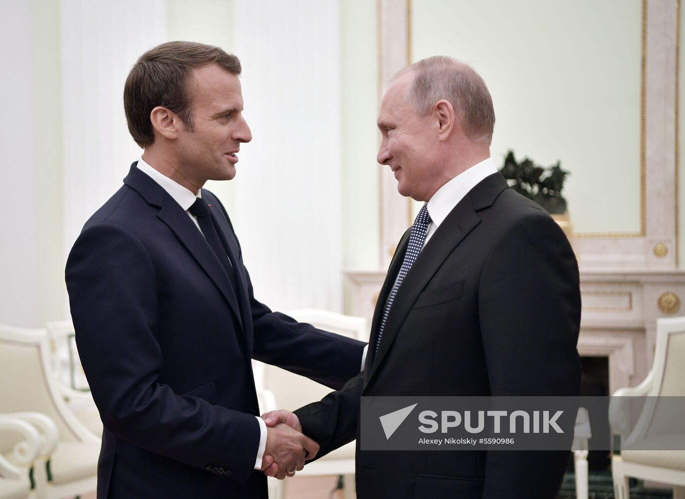 President Putin meets with French President Macron
