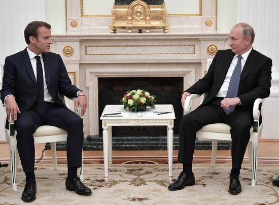 President Putin meets with French President Macron
