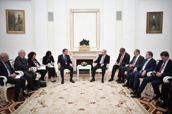 President Putin meets with French President Macron