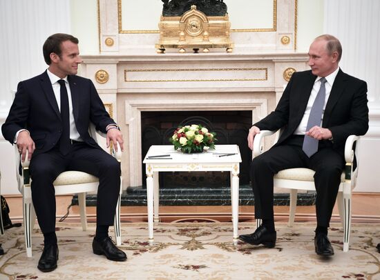 President Putin meets with French President Macron