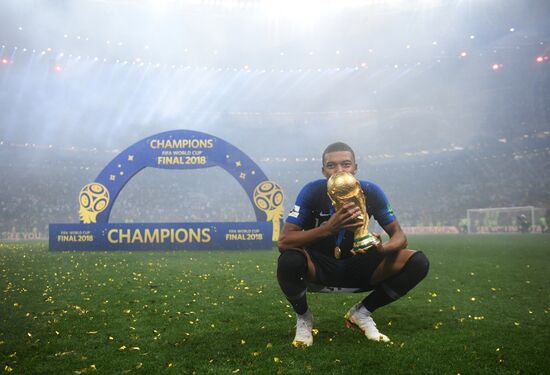  Russia World Cup Trophy