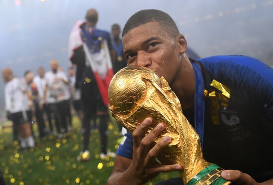  Russia World Cup Trophy