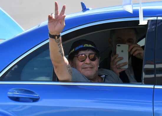 Diego Maradona arrives in Brest
