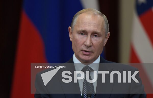 Russian President Vladimir Putin and US President Donald Trump meet in Helsinki