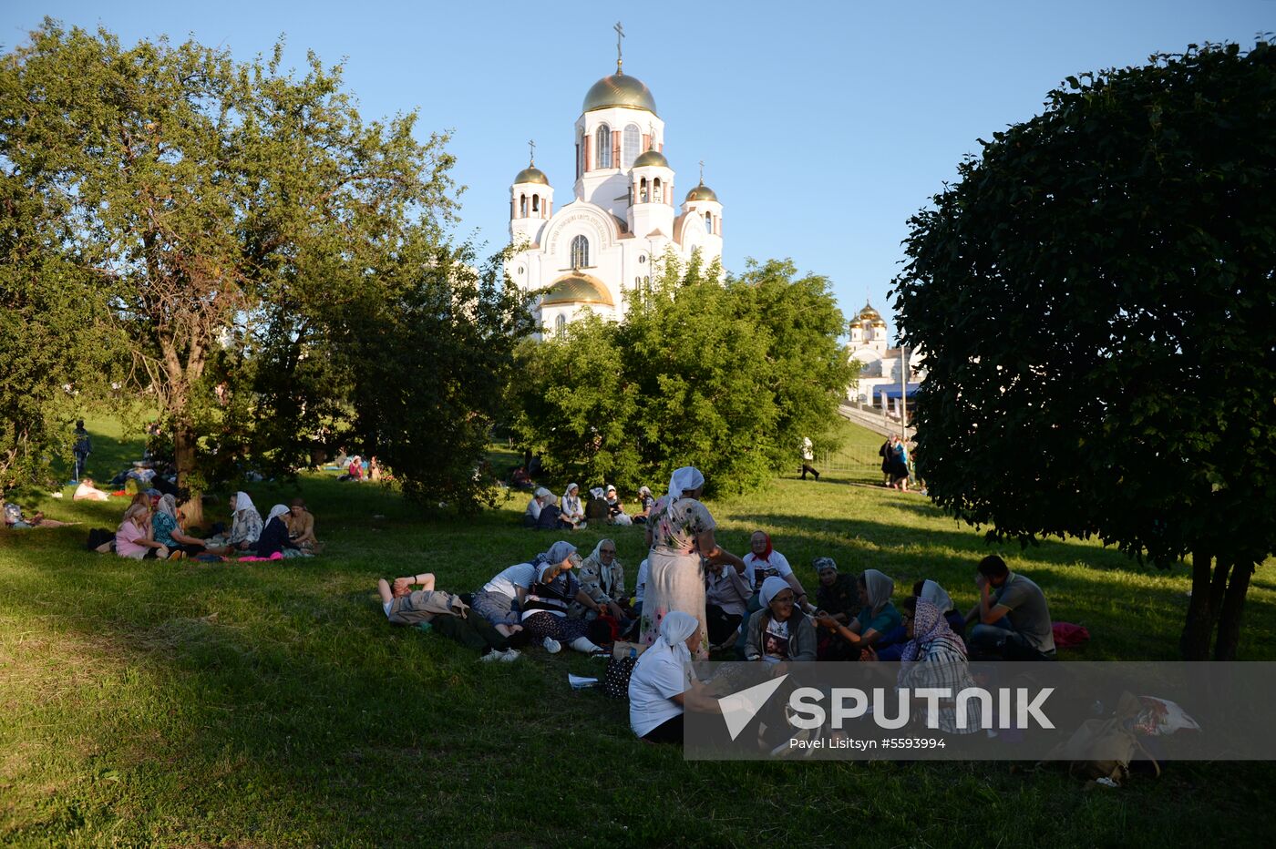 Religious procession to mark 100th anniversary of the royal family's execution