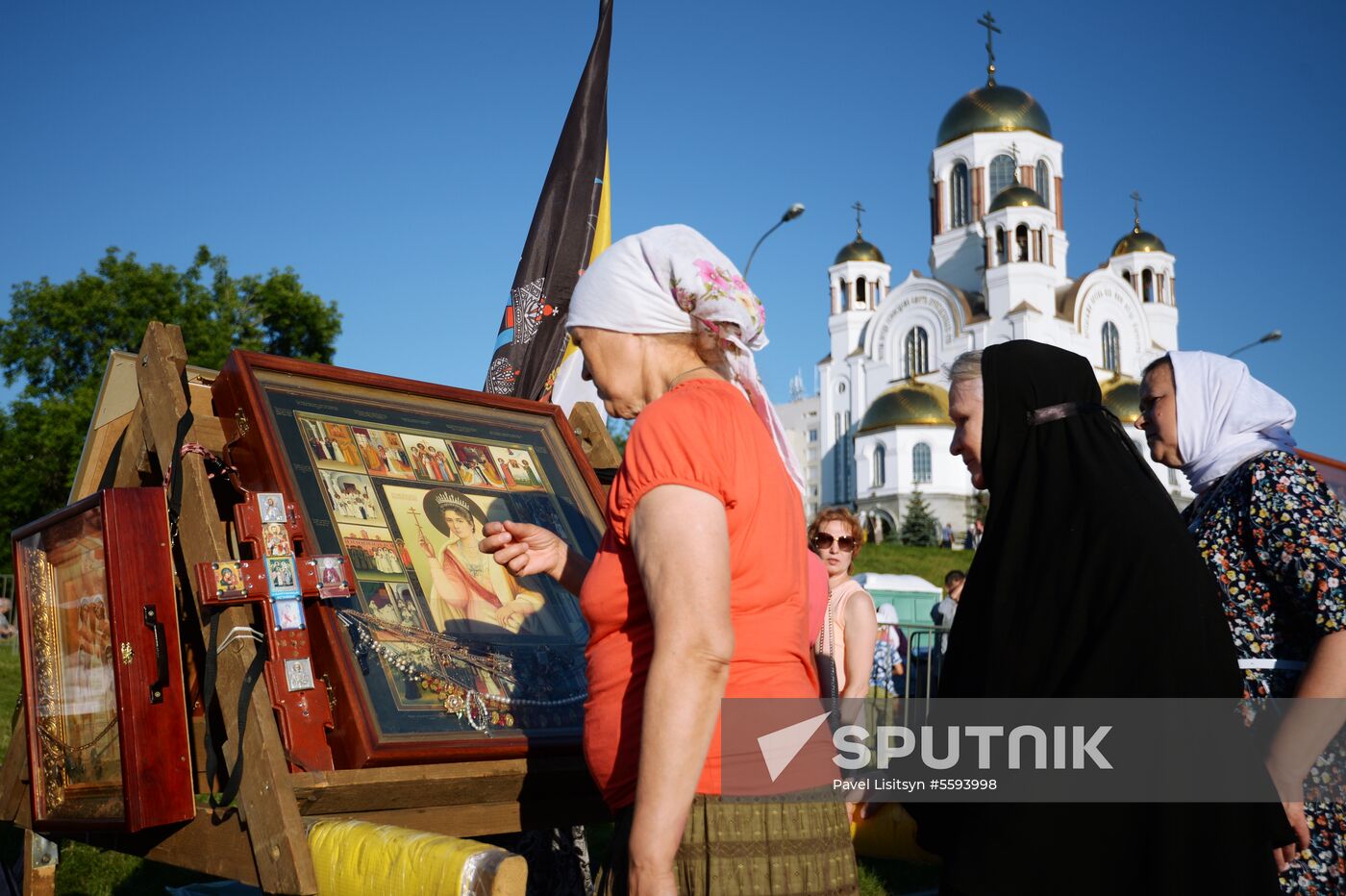 Religious procession to mark 100th anniversary of the royal family's execution