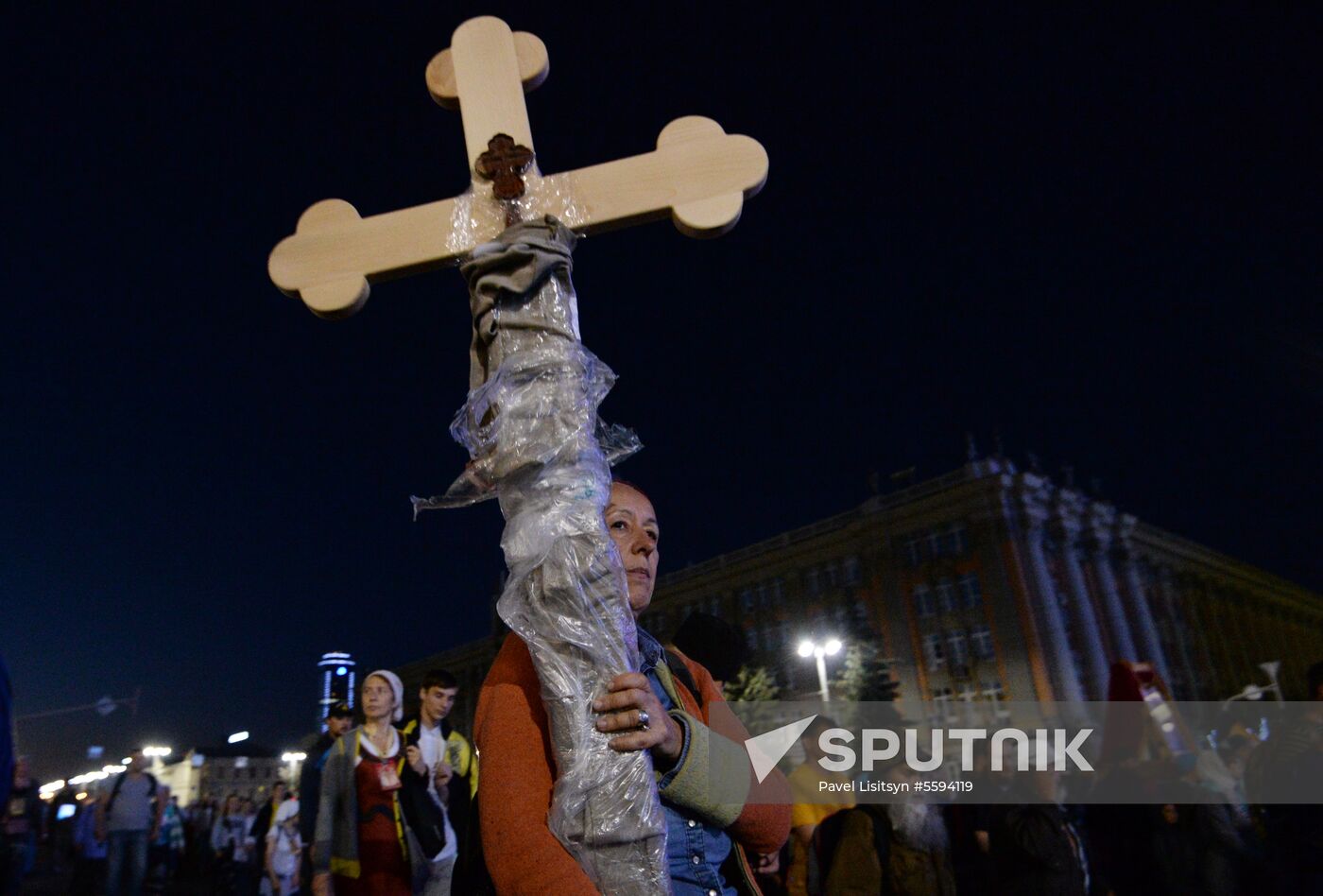 Religious procession to mark 100th anniversary of the royal family's execution