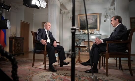 Vladimir Putin interviewed by Fox News