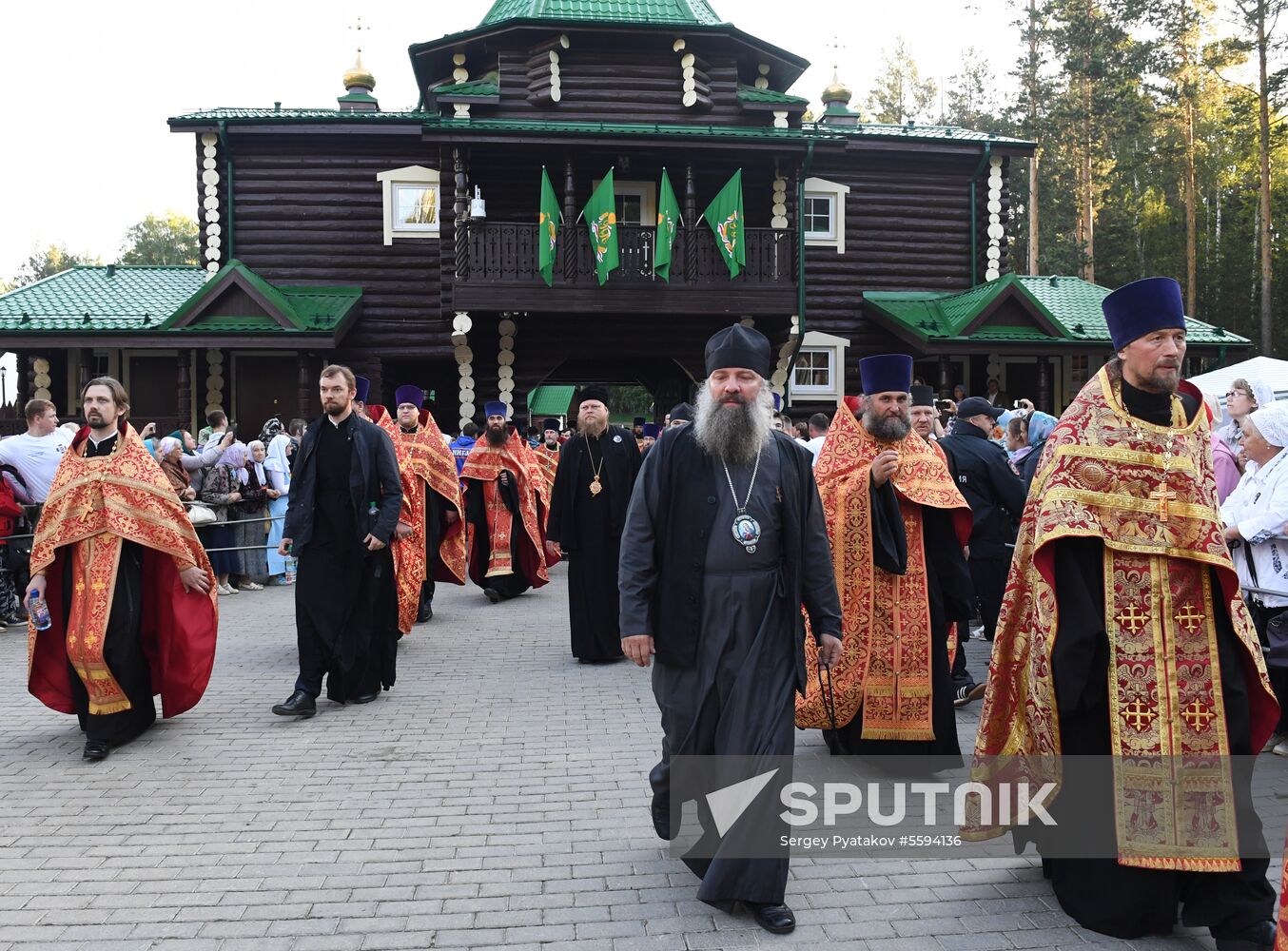 Religious procession to mark 100th anniversary of the royal family's execution