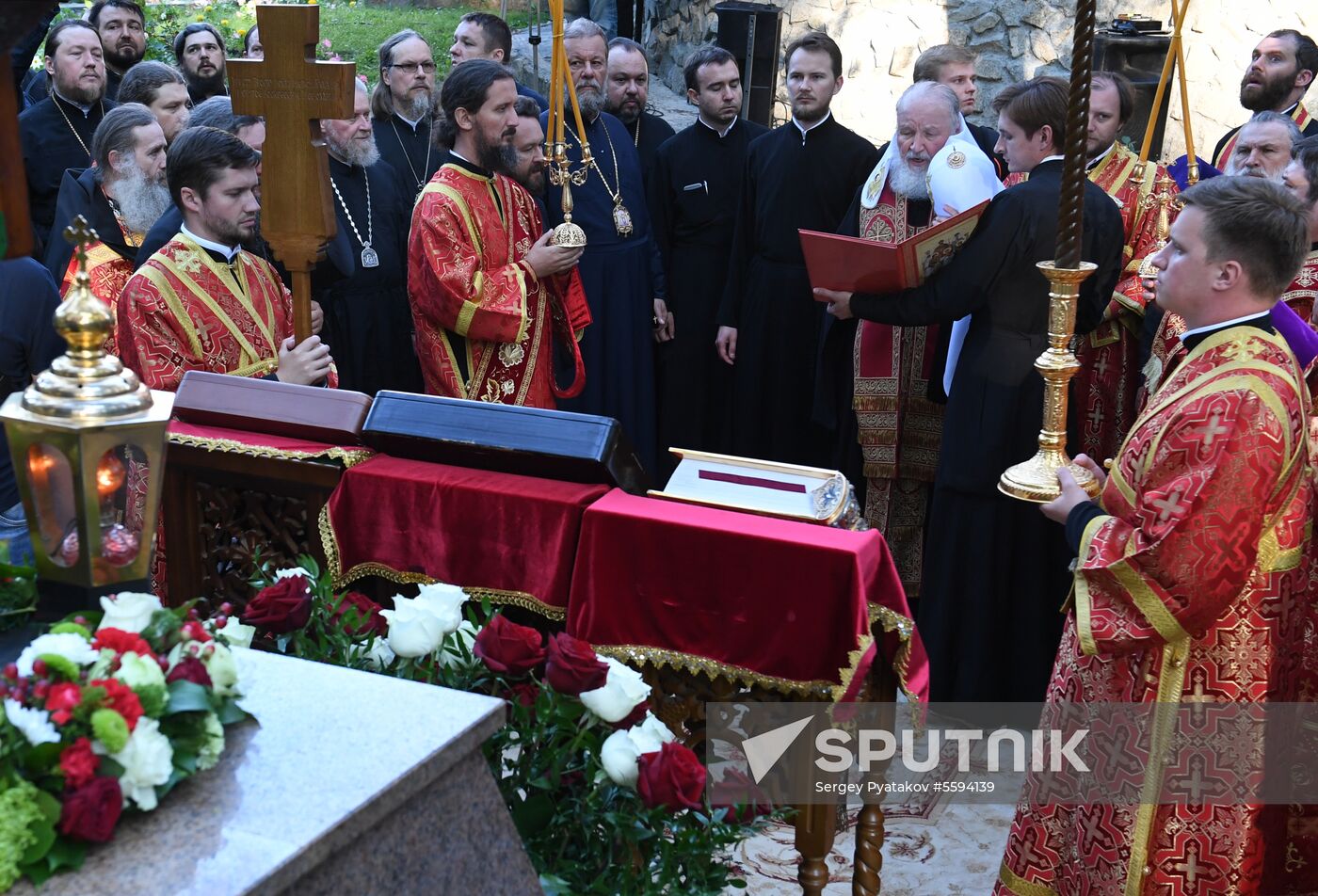 Religious procession to mark 100th anniversary of the royal family's execution