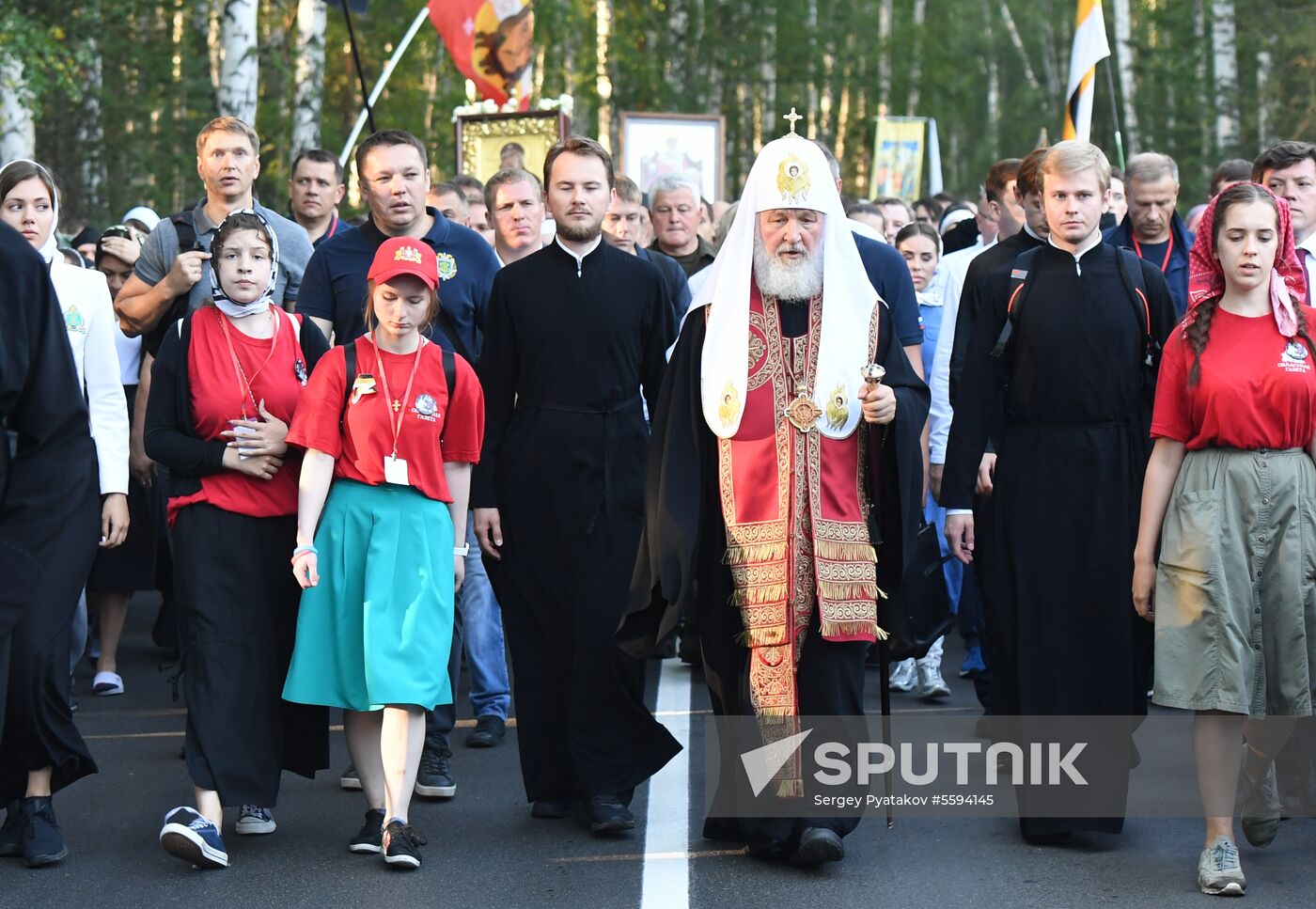 Religious procession to mark 100th anniversary of the royal family's execution