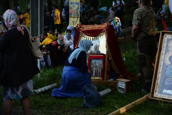 Religious procession to mark 100th anniversary of the royal family's execution
