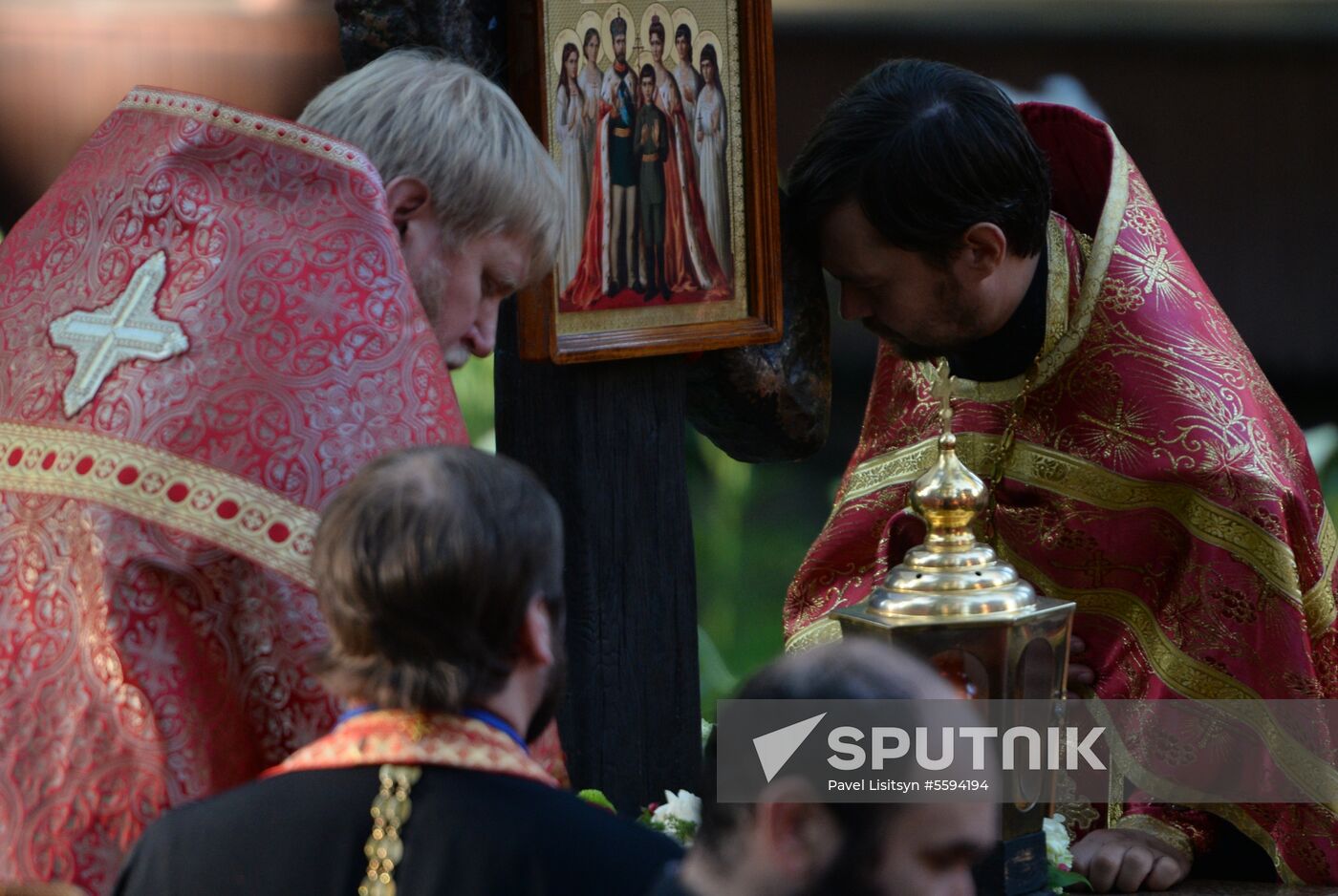 Religious procession to mark 100th anniversary of the royal family's execution