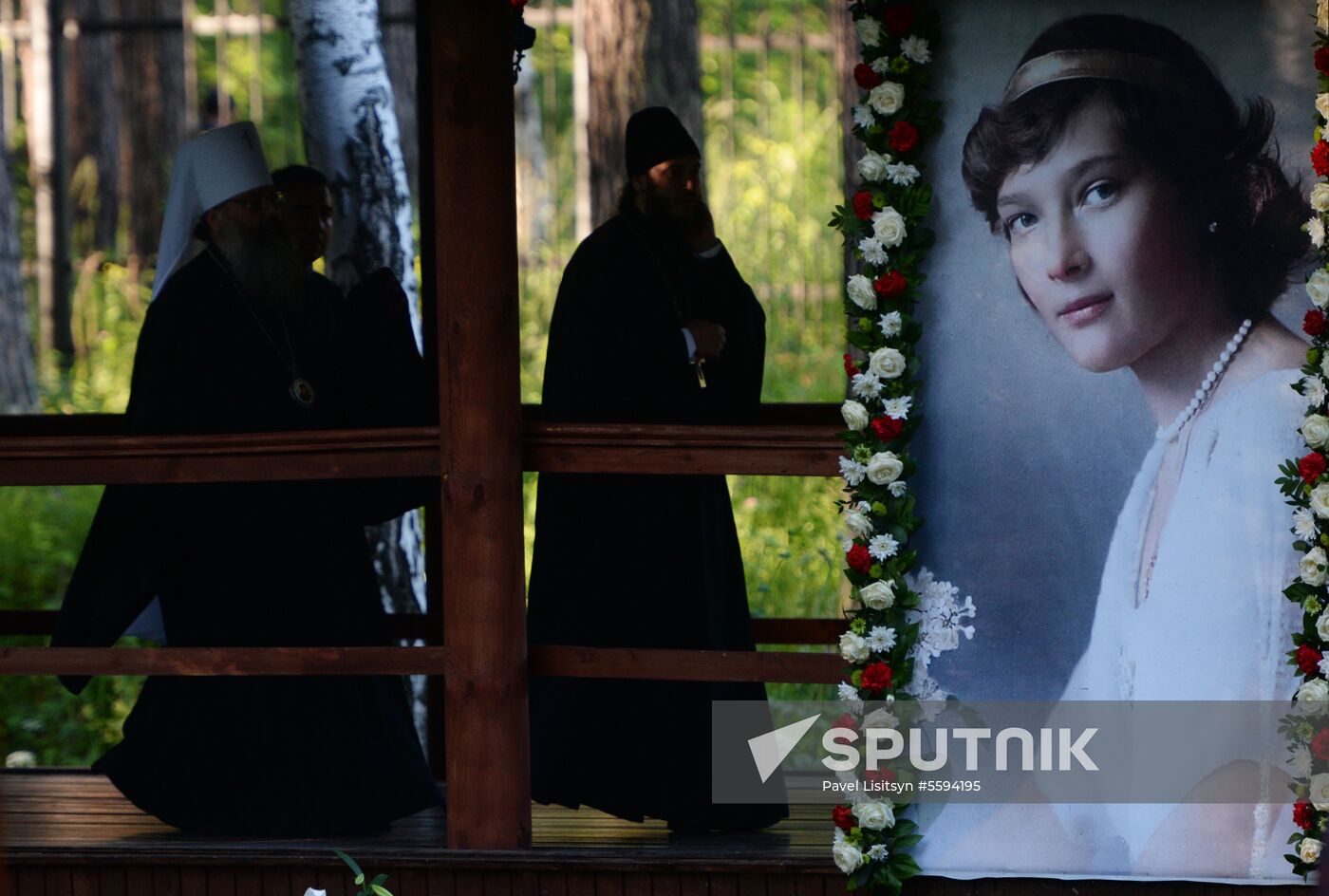 Religious procession to mark 100th anniversary of the royal family's execution