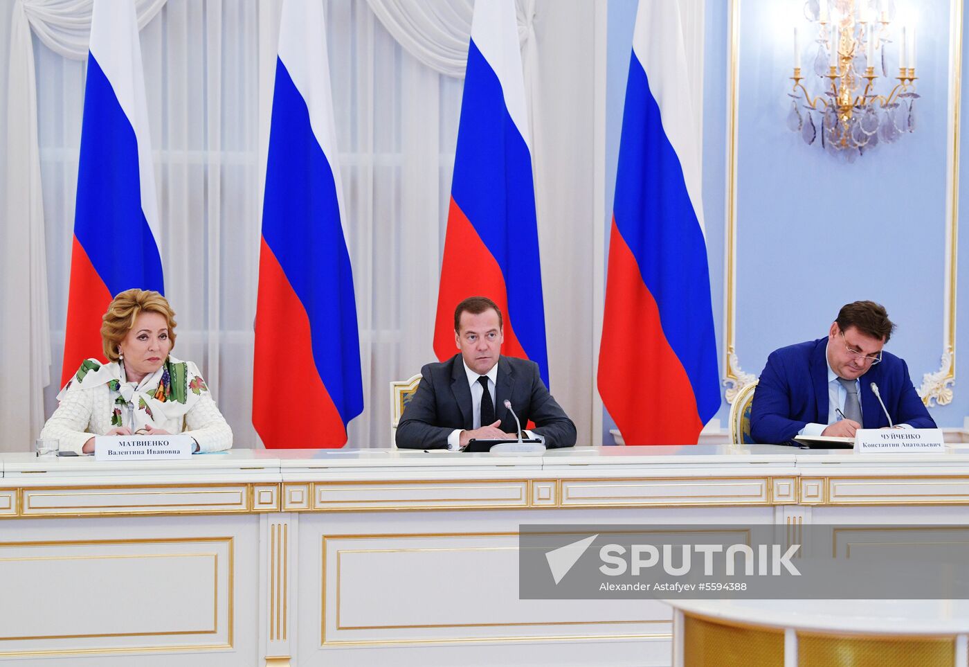 Prime Minister Dmitry Medvedev holds meeting with members of Federation Council Board