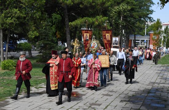 Cross procession in memory of Royal Passion-Bearers