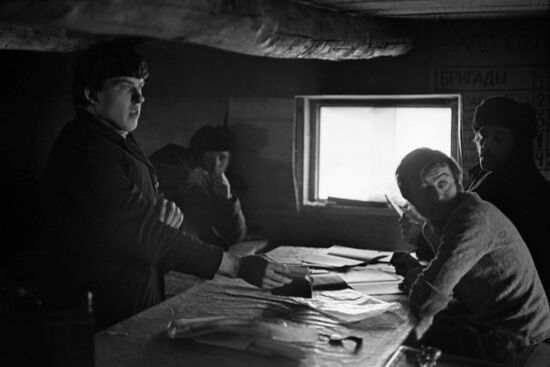 Building the Baikal-Amur Mainline