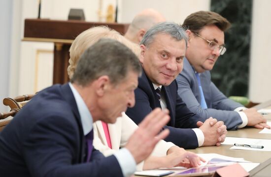 President Vladimir Putin holds meeting with Government members