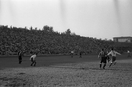 Football match between Krasnoye Znamya and Lokomotiv
