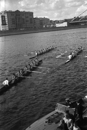 Boat racing on Moskva River