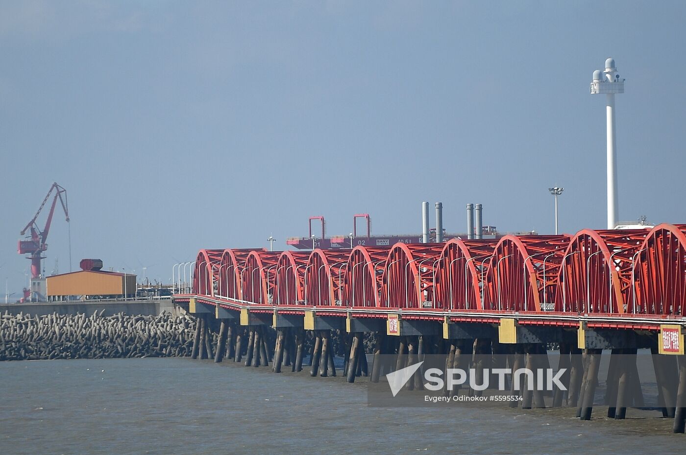 Two LNG carriers of Yamal LNG project arrive in China