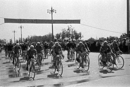 Moscow-Kharkiv-Moscow bicycle race