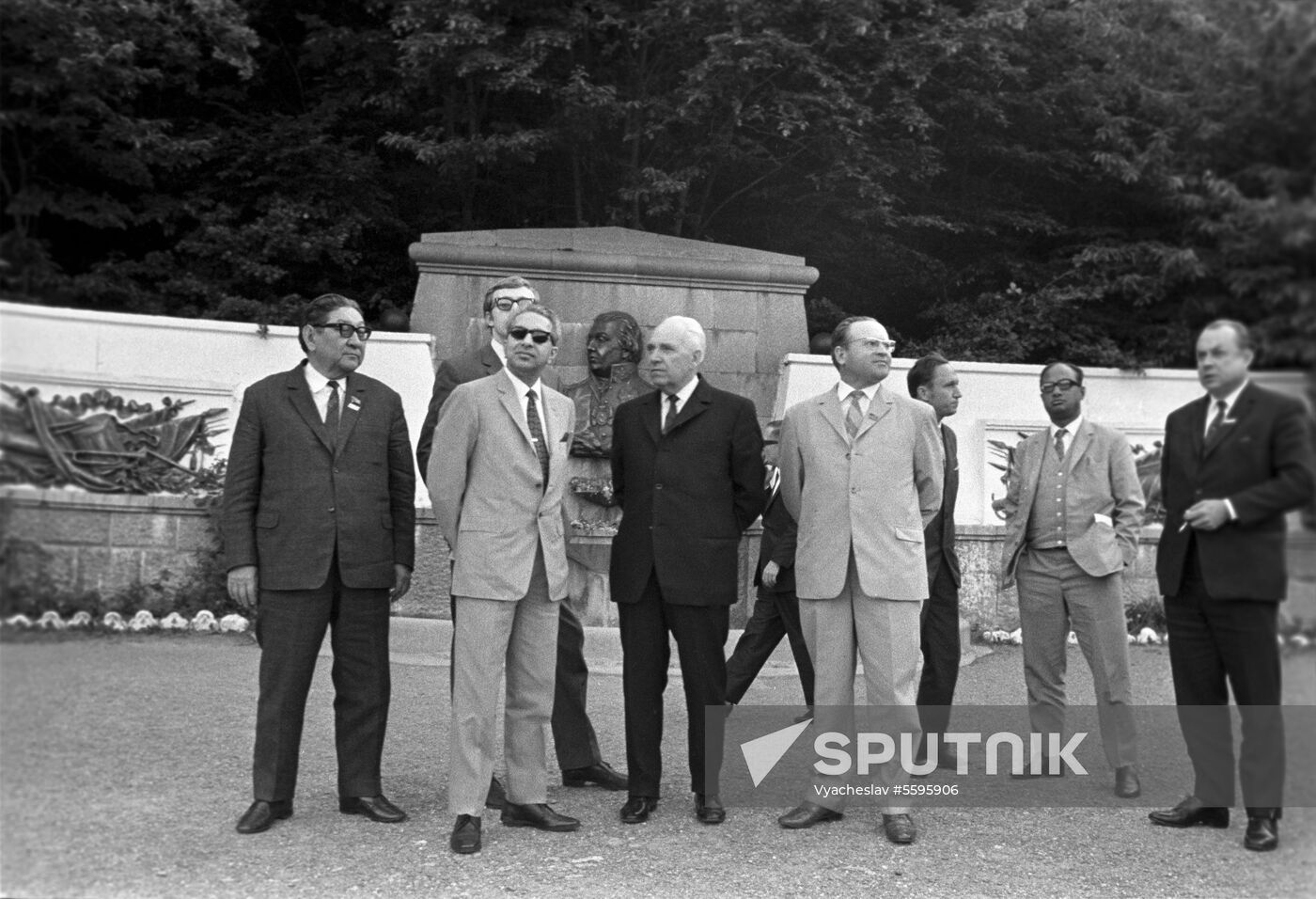 King of Nepal on visit to USSR