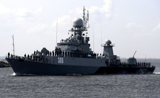 Navy Day parade rehearsal in Kronstadt