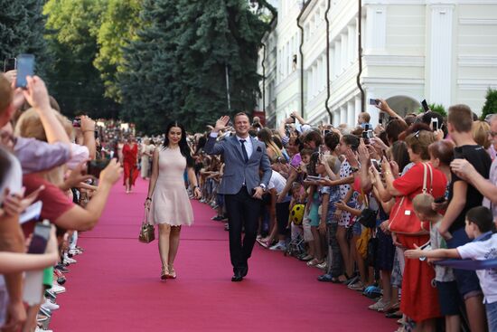 Crystal Spring festival kicks off