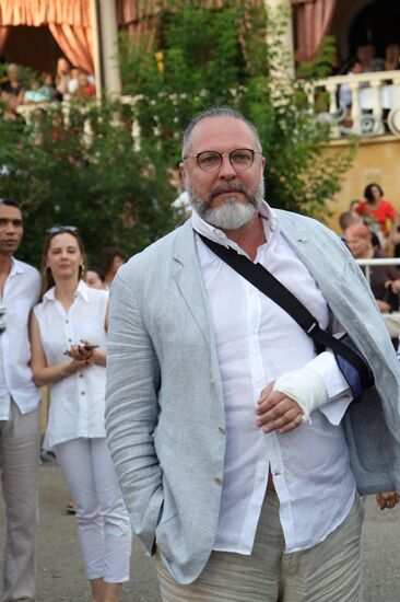 Crystal Spring festival kicks off