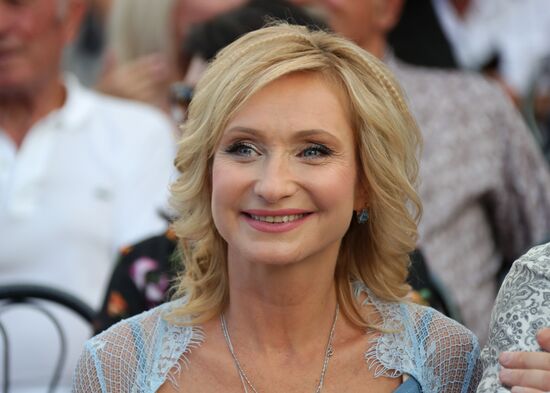 Crystal Spring festival kicks off