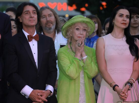 Crystal Spring festival kicks off